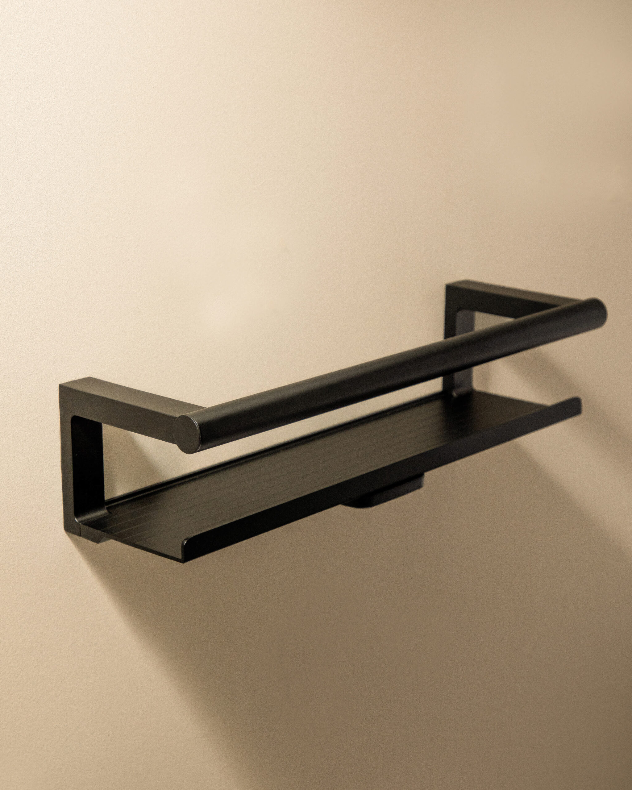 SHOWER SOAP DISH WITH GLASS WIPER (35X11X9) BKMT